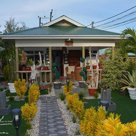 Leo'S Petit Villa Annex Praslin Bagian luar foto