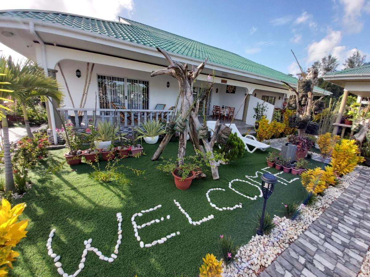 Leo'S Petit Villa Annex Praslin Bagian luar foto