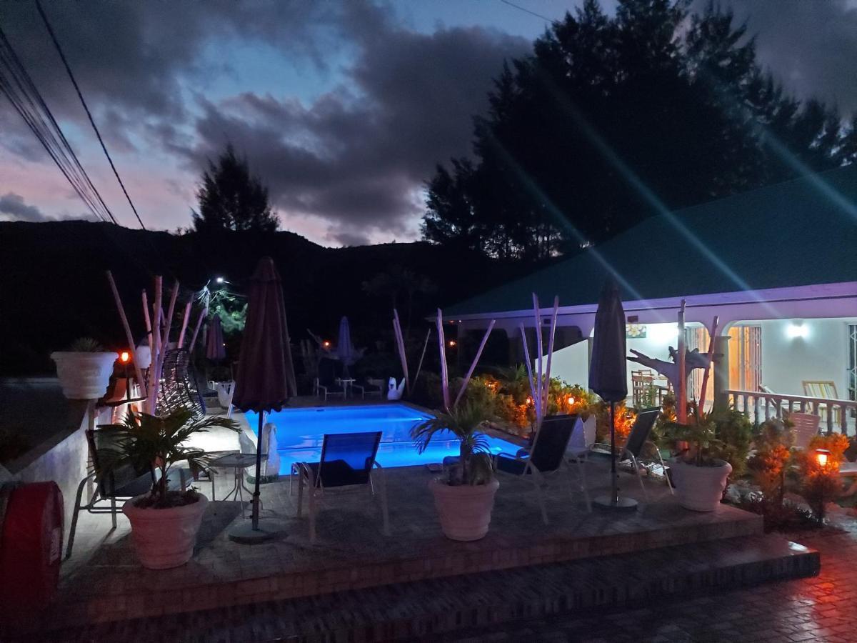 Leo'S Petit Villa Annex Praslin Bagian luar foto