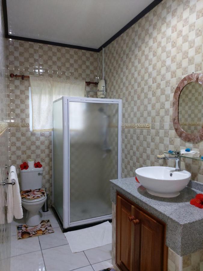 Leo'S Petit Villa Annex Praslin Bagian luar foto