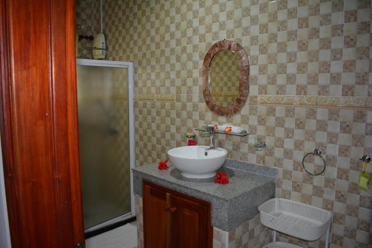 Leo'S Petit Villa Annex Praslin Bagian luar foto